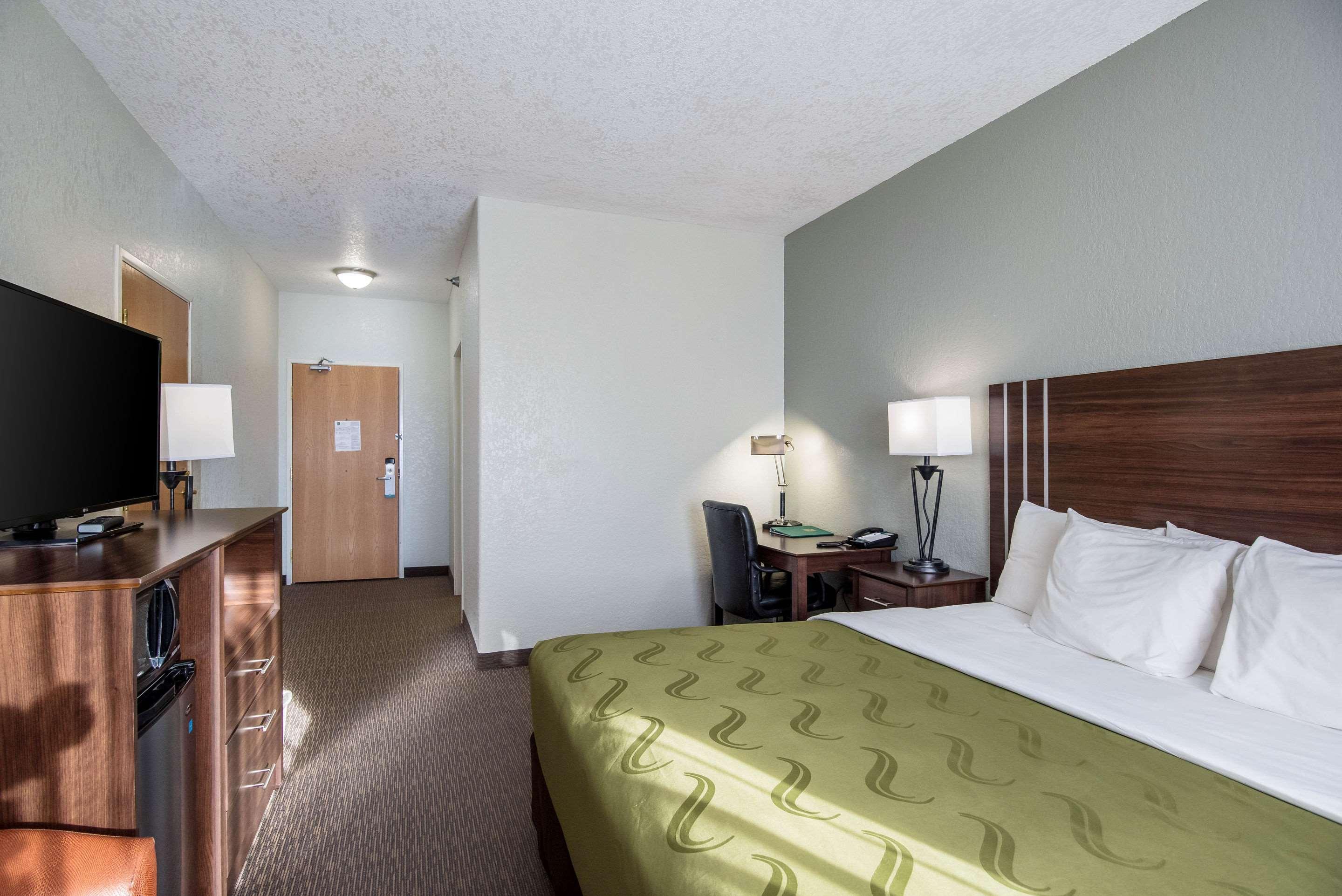 Hotel Quality & West 2*