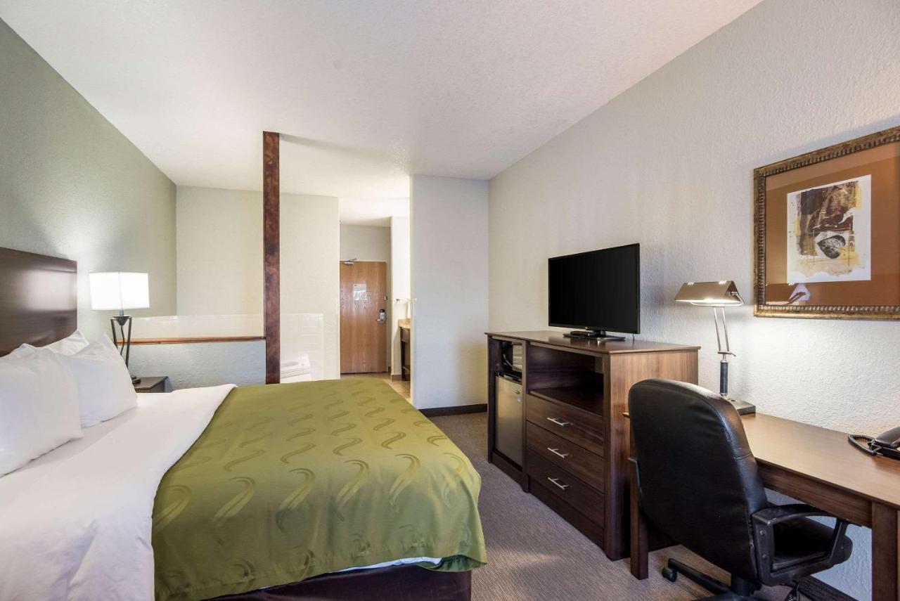 Quality & West Hotel 2*