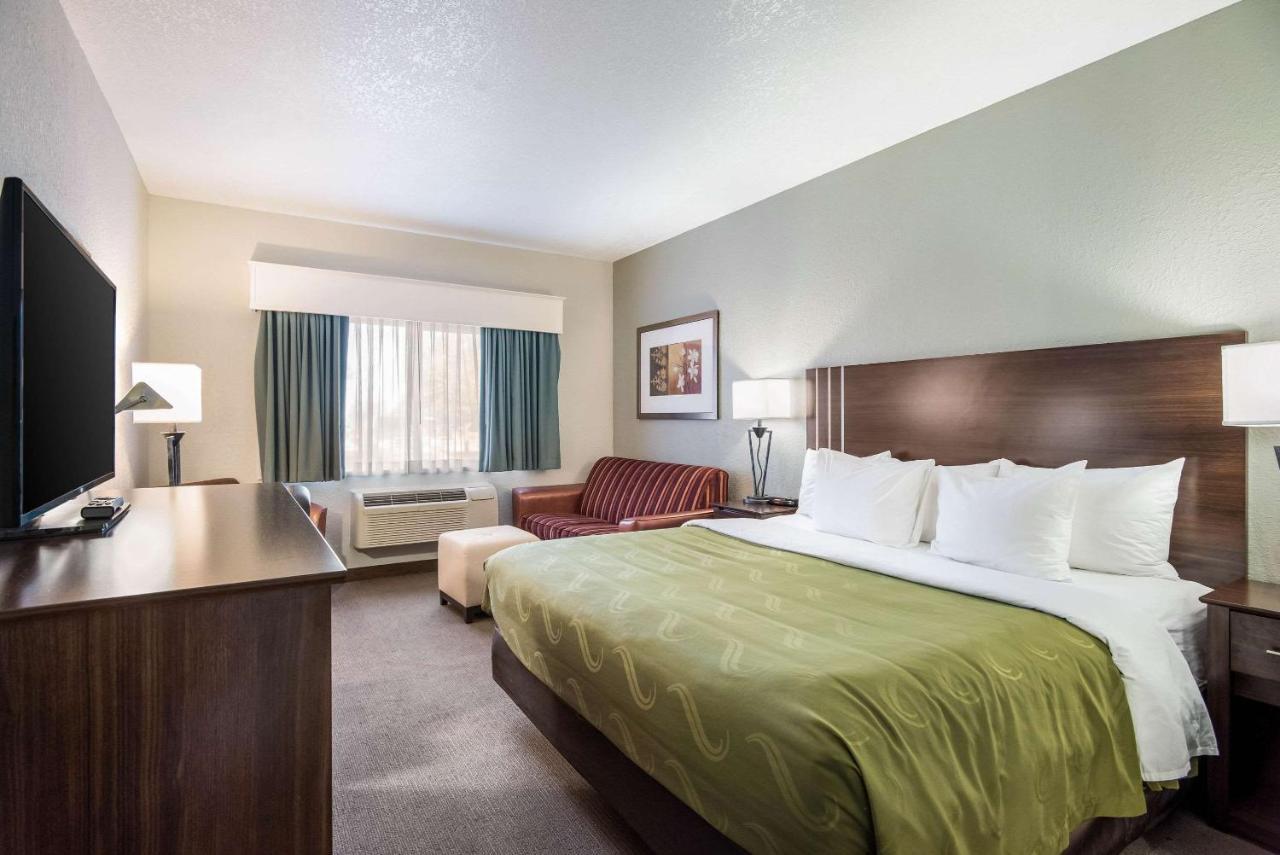 Quality & West Hotel